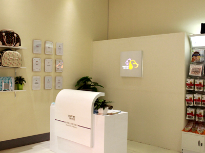 1451270059722404.jpg 样板店店内-1.jpg